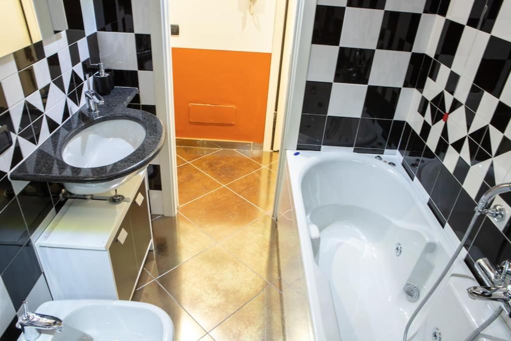 Comfortable Flat In Porta Romana Milano Esterno foto
